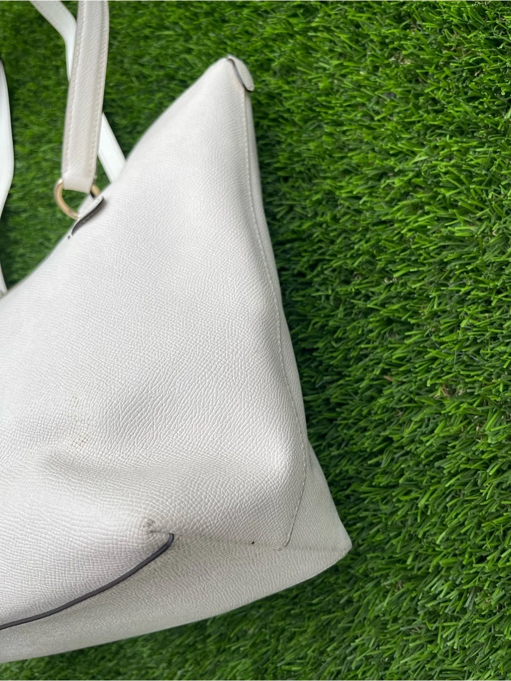 ✨ COACH Gallery Tote in Chalk Crossgrain Leather ✨